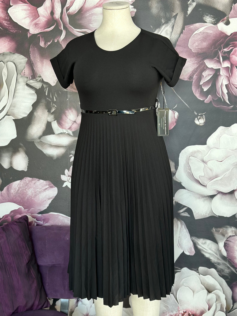 elizabeth and nicole pleated dress Elizabeth & Nicole green pleated dress in medium size
